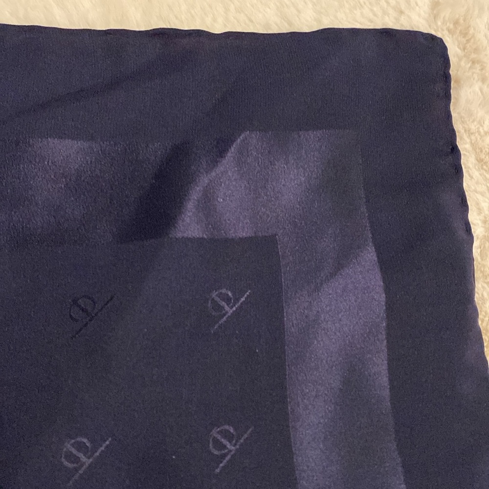 Baume & Mercier silk scarf - Picture 5 of 6